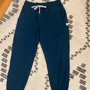 Worn once, Vuori joggers size xs